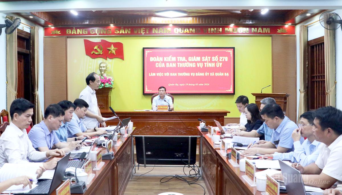 Đoàn kiểm tra, giám sát số 279 của Ban Thường vụ Tỉnh uỷ làm việc với Ban Thường vụ Đảng uỷ xã Quản Bạ.