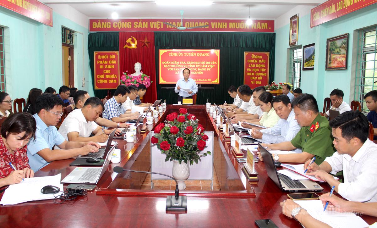 Đồng chí Vân Đình Thảo, Ủy viên Ban Thường vụ Tỉnh ủy, Trưởng Ban Quản lý các khu công nghiệp và khu kinh tế tỉnh chủ trì buổi làm việc.