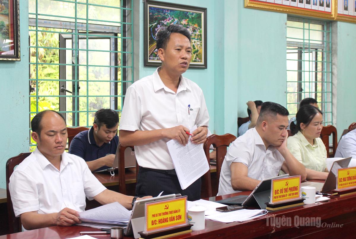 Chủ tịch UBND xã Thông Nguyên báo cáo các nội dung làm việc với Đoàn kiểm tra, giám sát số 286 của Ban Thường vụ Tỉnh uỷ.