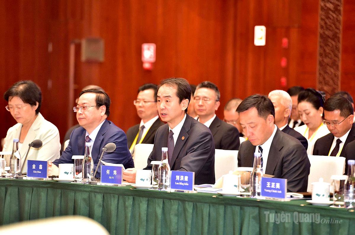 Đại sứ quán Trung Quốc tại Việt Nam Hà Vĩ phát biểu tại hội nghị.