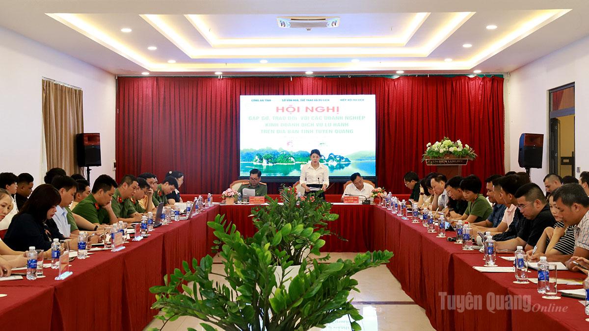 Các đại biểu dự hội nghị.