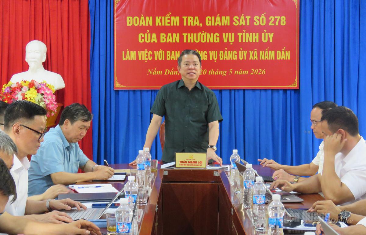 Đồng chí Trưởng ban Tuyên giáo và Dân vận Tỉnh uỷ Trần Mạnh Lợi phát biểu kết luận buổi làm việc.