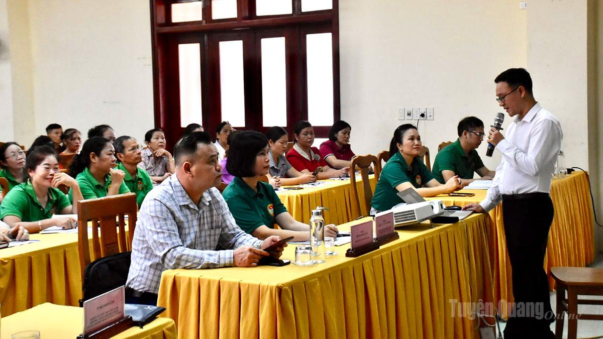 Các đại biểu tham dự Hội nghị bồi dưỡng kiến thức về chuyển đổi số cho nông dân năm 2026.