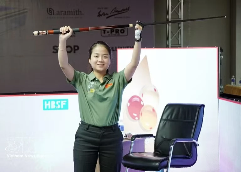 Nguyen Duc Yen Sinh crowned Asian women’s three-cushion billiards champion (Photo: VNA)