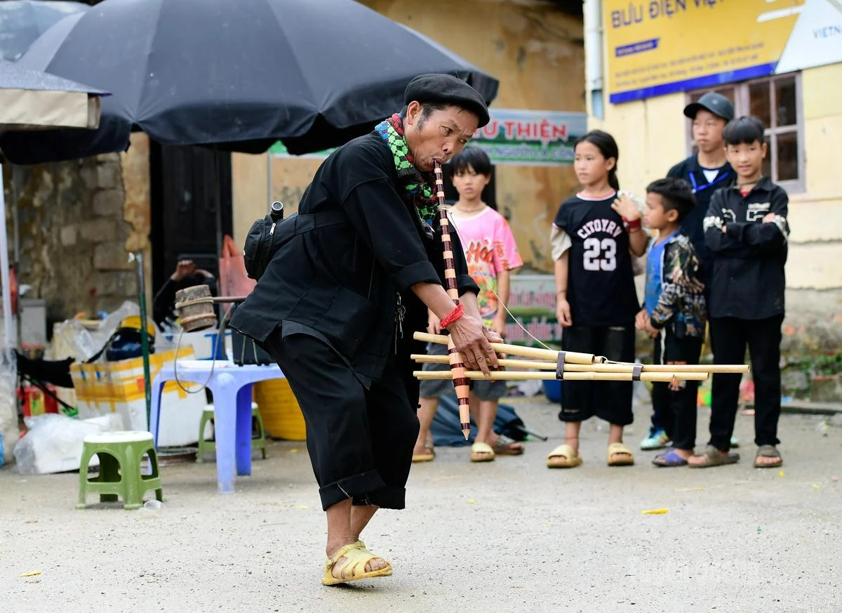 A wide range of vibrant cultural activities are held during the festival to serve both local people and visitors.