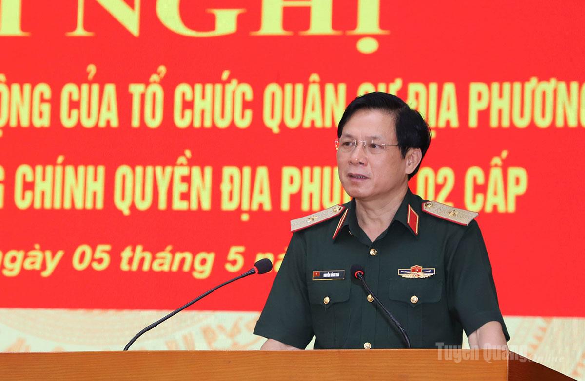 Thiếu tướng Nguyễn Hồng Thái, Phó Chính ủy Quân khu 2 phát biểu chỉ đạo hội nghị.