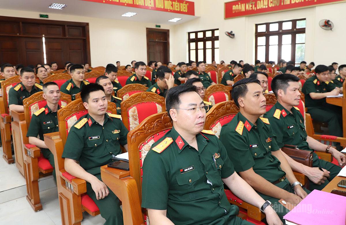 Các đại biểu dự hội nghị.