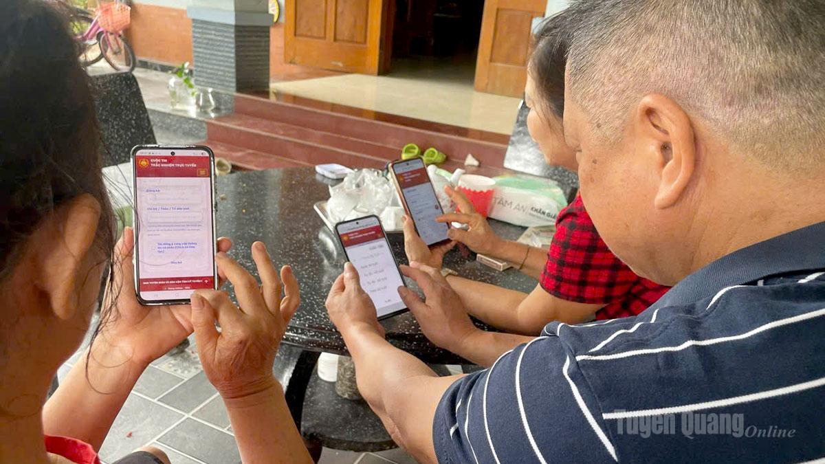 Người dân trên địa bàn tỉnh tích cực tham gia cuộc thi trực tuyến.