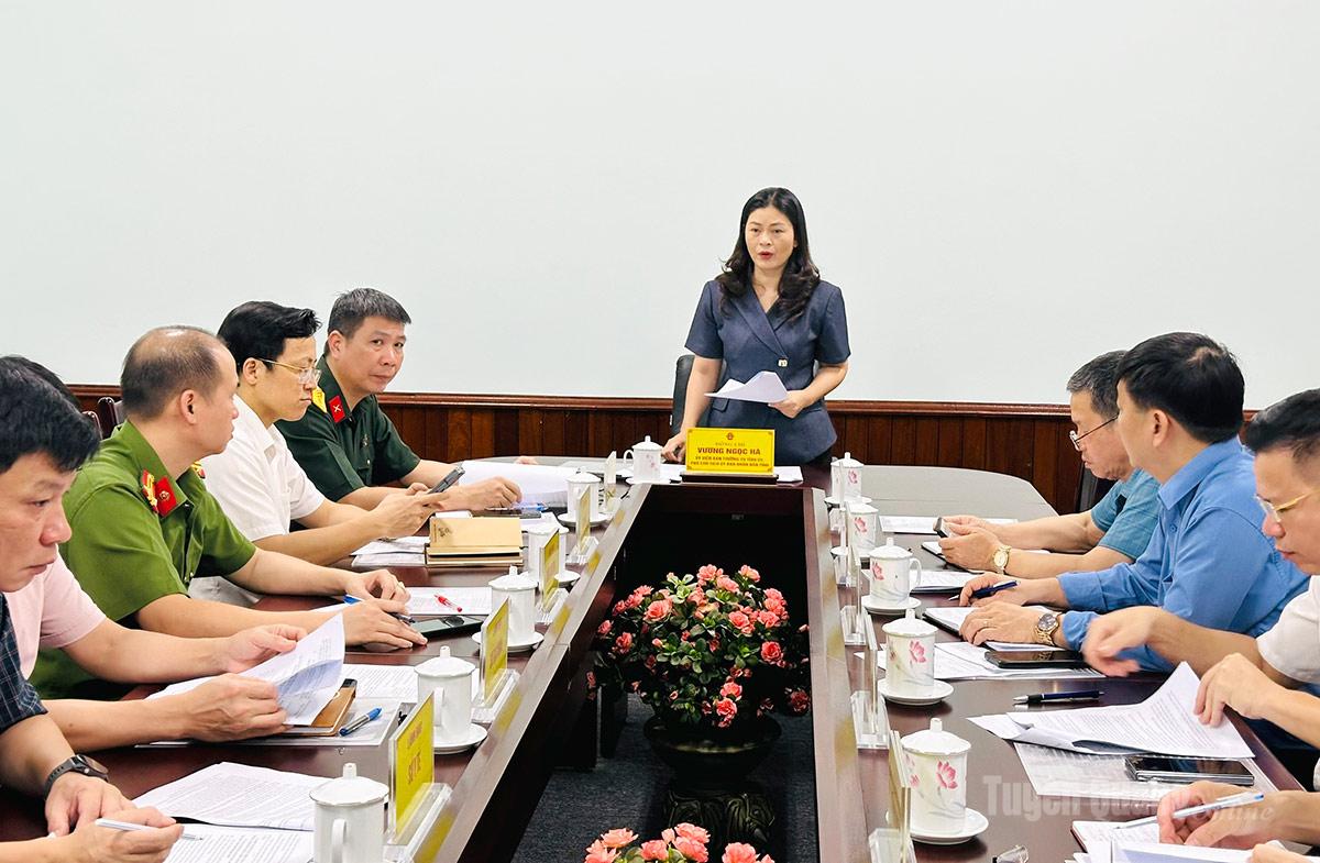 Đồng chí Vương Ngọc Hà, Phó Chủ tịch UBND tỉnh, Trưởng Ban chỉ đạo tỉnh Tuyên Quang về tìm kiếm, quy tập và xác định danh tính hài cốt liệt sĩ chủ trì hội nghị.