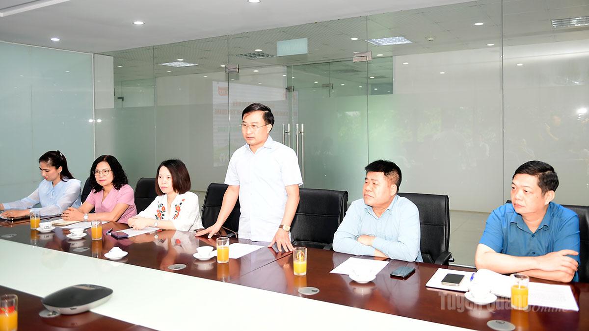 Đồng chí Phạm Mạnh Duyệt, Ủy viên BCH Đảng bộ tỉnh, Giám đốc Sở Nông nghiệp và Môi trường phát biểu tại buổi làm việc.