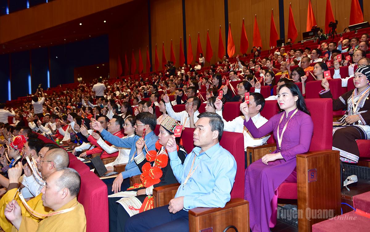 Các đại biểu biểu quyết thông qua Đề án nhân sự Ủy ban Trung ương MTTQ Việt Nam khóa XI, nhiệm kỳ 2026 - 2031.