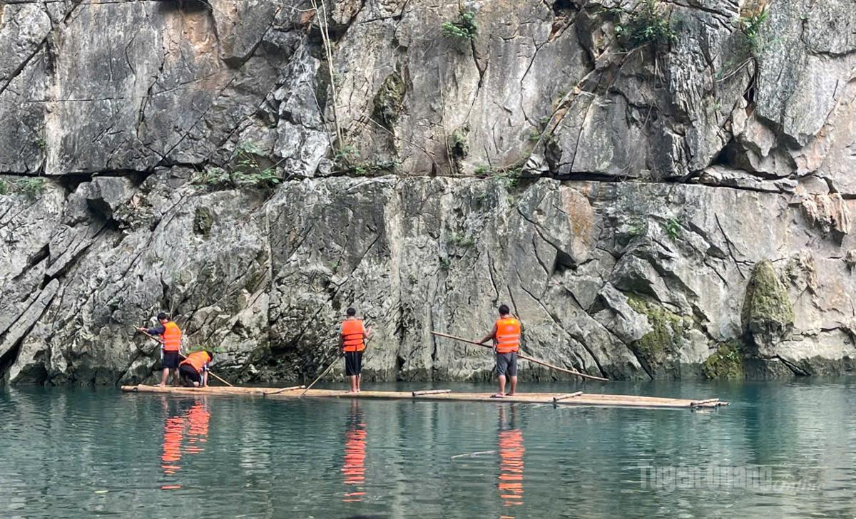 Sau hơn 2 ngày tìm kiếm, lực lượng chức năng đã tìm thấy thi thể nạn nhân còn lại trong vụ đuối nước khu vực Thủy điện Nho Quế 3.
