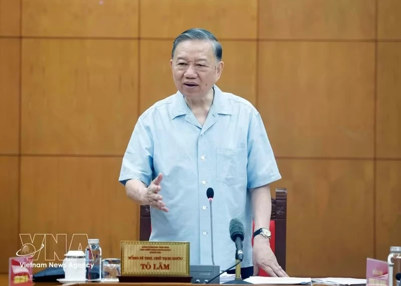 General Secretary of the Communist Party of Viet Nam Central Committee and State President To Lam speaks at the working session in Ha Noi with the Party Central Committee’s Commission for Policies and Strategies and relevant agencies on assessing national development resources. (Photo: VNA)