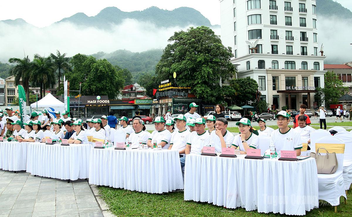 Các đại biểu tham dự chương trình.