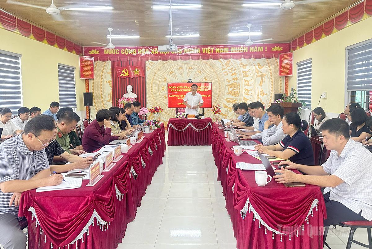 Quang cảnh buổi làm việc tại xã Nghĩa Thuận.
