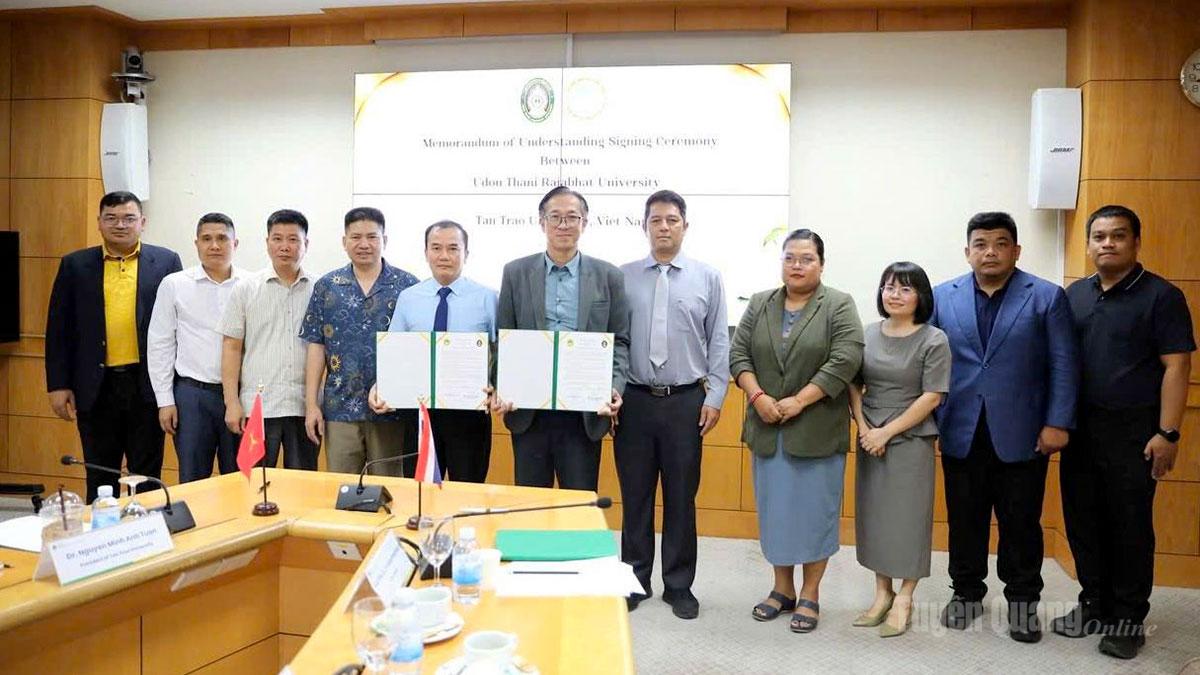 Trường Đại học Tân Trào và Trường Đại học Udon Thani Rajabhat (Thái Lan) ký kết biên bản ghi nhớ hợp tác.