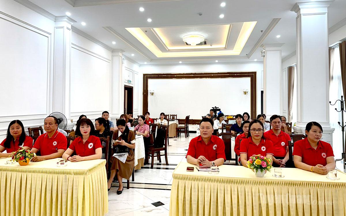 Các đại biểu tham gia chương trình.