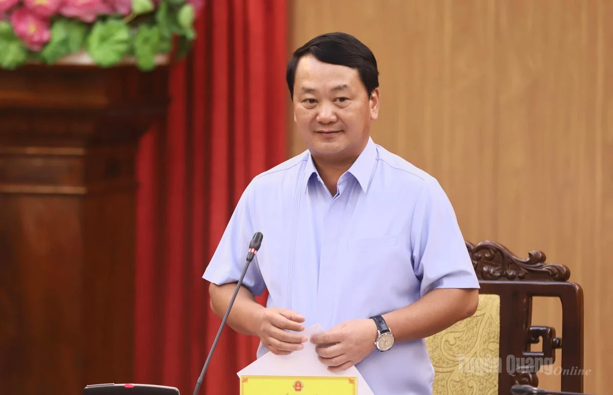 Bí thư Tỉnh uỷ Hầu A Lềnh phát biểu chỉ đạo tại buổi làm việc.