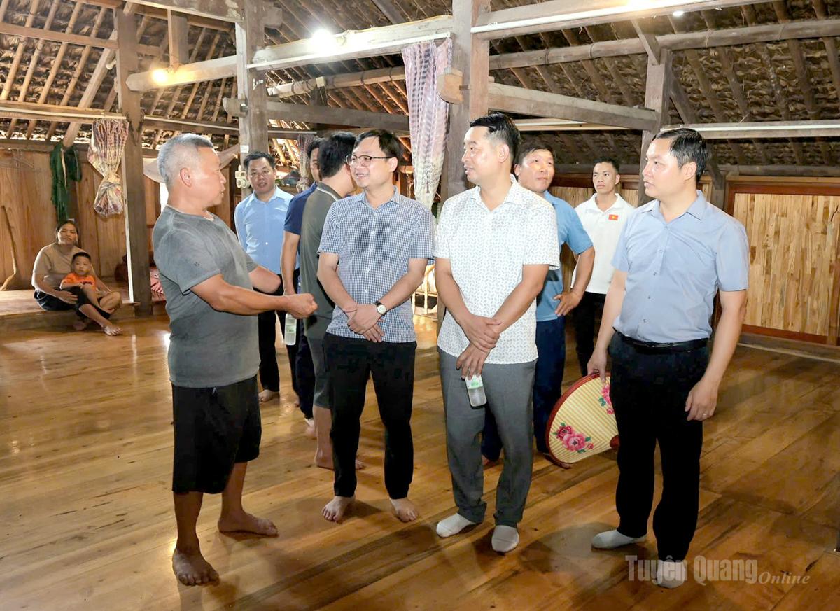 Lãnh đạo xã Lâm Bình cùng đoàn công tác tham quan, học tập kinh nghiệm phát triển du lịch cộng đồng tại Phường Hà Giang 1.