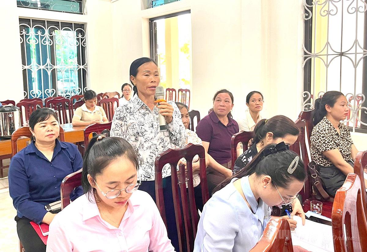 UBND xã Kiên Đài họp lấy ý kiến Ban quản lý các thôn về phương án sắp xếp thôn.