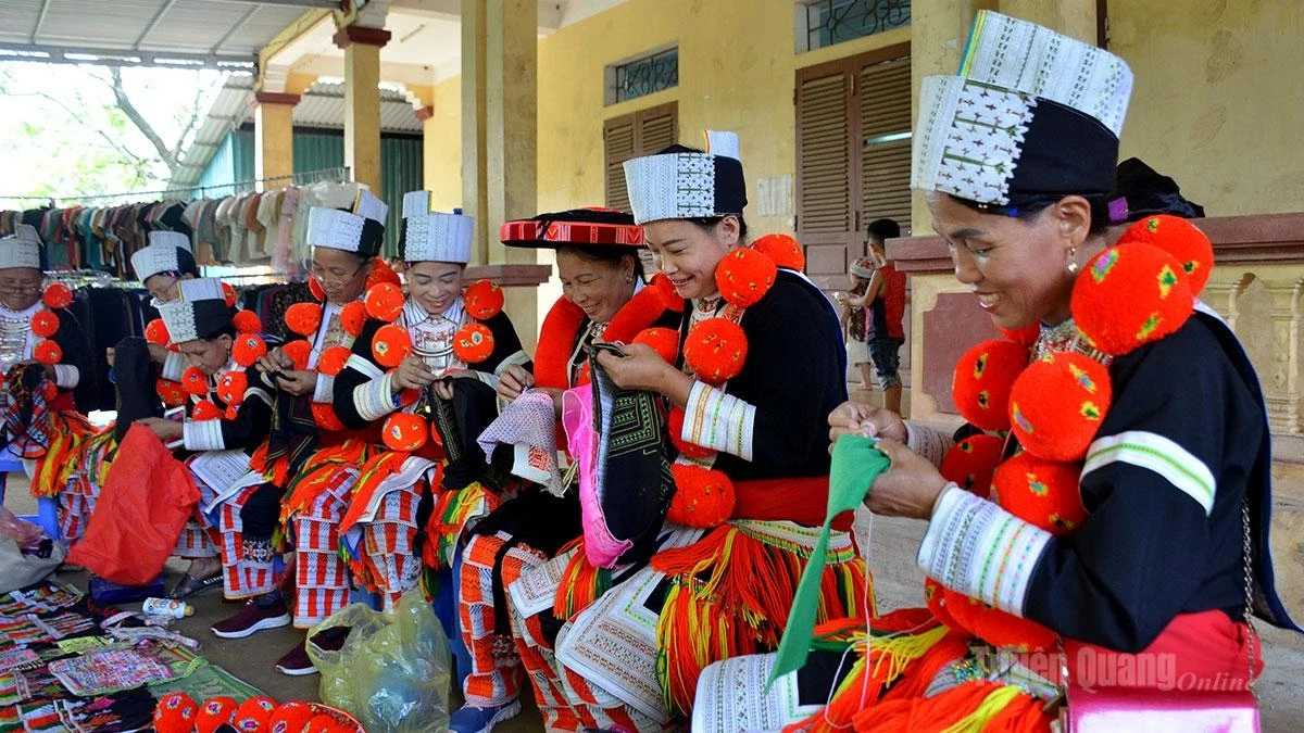 The Thom Luong Brocade Embroidery Club was established in September 2022 and currently has more than 30 members.