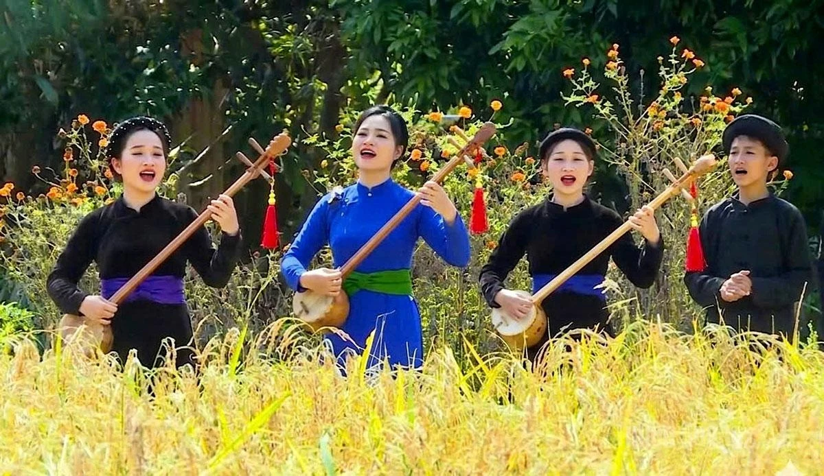 Then singing and Tinh lute performances help preserve traditional cultural heritage while attracting tourists.