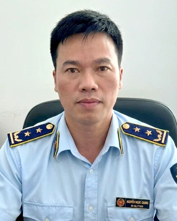Anh Nguyễn Ngọc Chung, Đội trưởng Đội Quản lý thị trường số 5,  
Chi cục Quản lý thị trường tỉnh