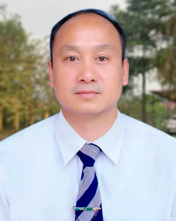 Đồng chí Bùi Mạnh Hùng, Phó Bí thư Đảng ủy, 
Chủ tịch UBND xã Kiên Đài
