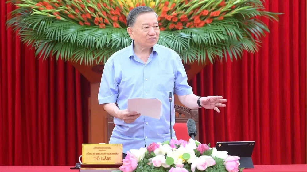 Chuyển mạnh từ “quản lý giáo dục” sang “quản trị phát triển giáo dục”