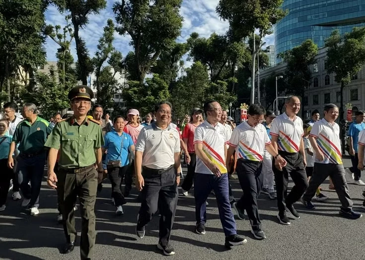 More than 5,000 people join a community walk programme in Ho Chi Minh City on June 28 (Photo: VOV)