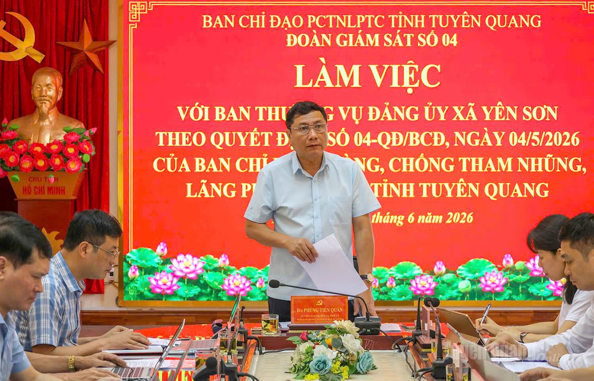 Đồng chí Trưởng Ban Nội chính Tỉnh ủy Phùng Tiến Quân phát biểu tại buổi làm việc.