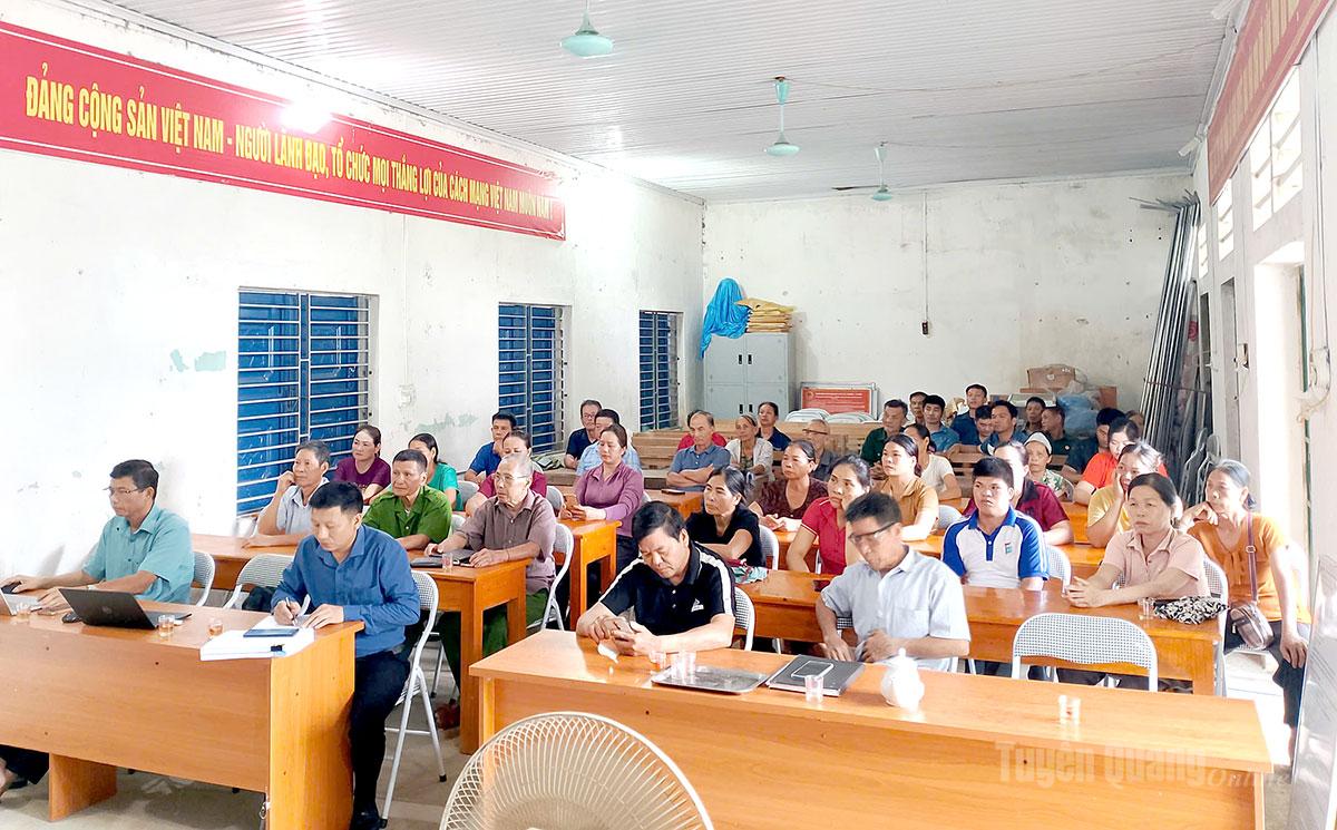Người dân thôn Vĩnh Gia, xã Đồng Yên được tham gia góp ý phương án sắp xếp, tổ chức lại thôn.