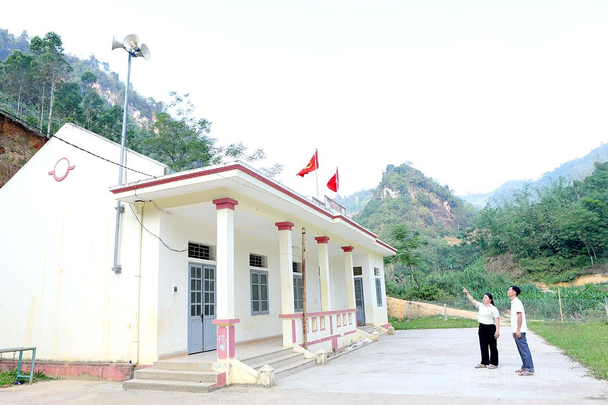Nhà văn hoá thôn Khuôn Làn được đầu tư xây dựng khang trang, đáp ứng nhu cầu sinh hoạt cộng đồng của người dân.