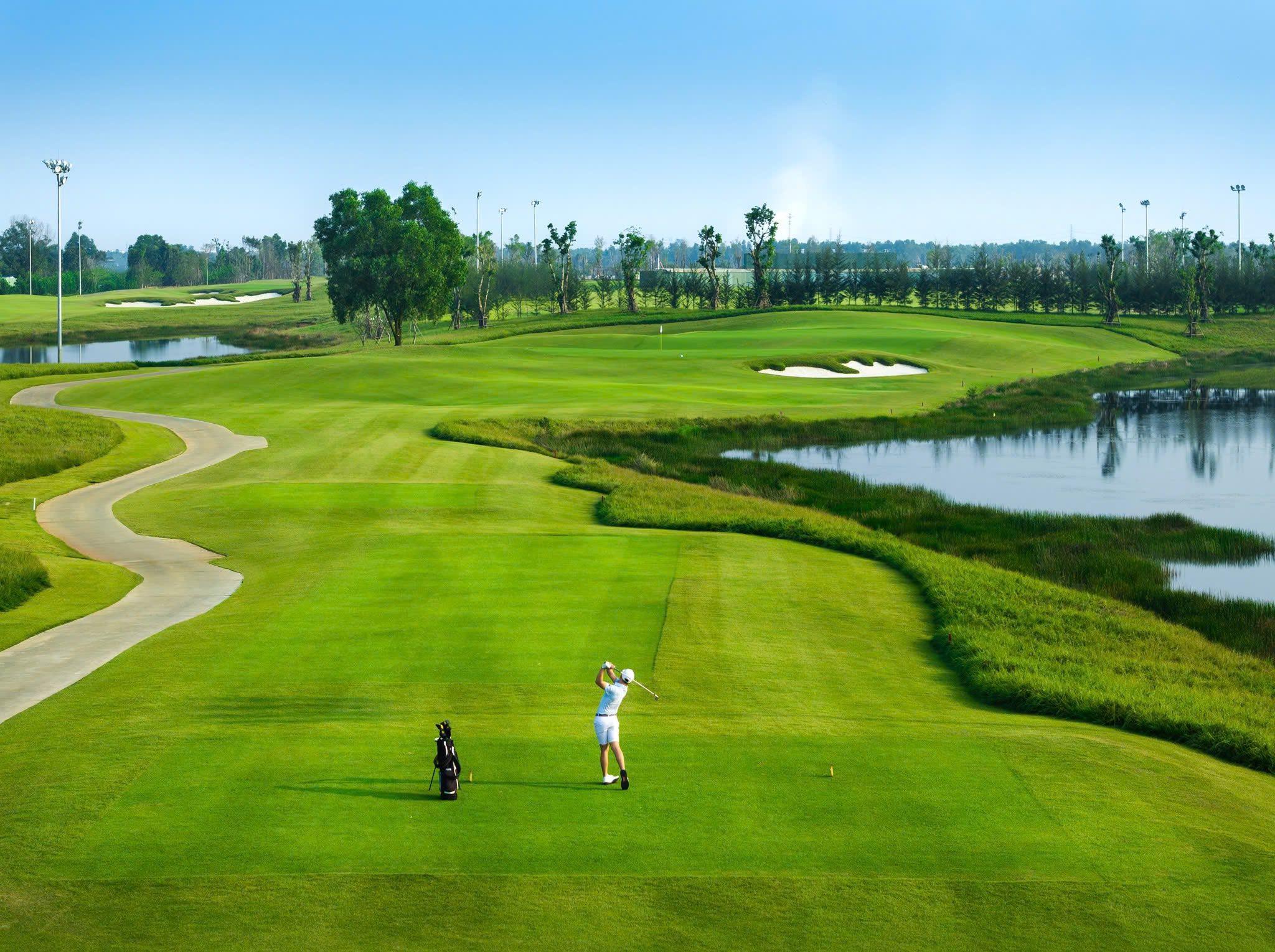 Thực tế sân golf đã hoạt động tại dự án Vinhomes SaiGon Park