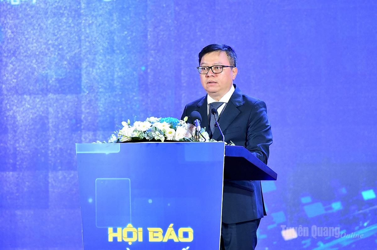 Đồng chí Lê Quốc Minh, Tổng Biên tập Báo Nhân dân, Chủ tịch Hội Nhà báo Việt Nam phát biểu tại lễ khai mạc Hội báo toàn quốc năm 2026.