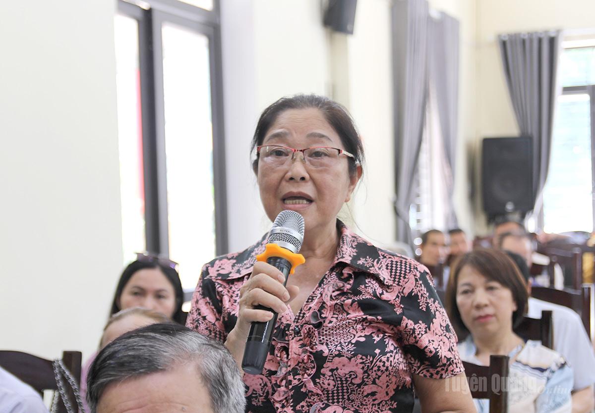 Cử tri phường An Tường phát biểu tại hội nghị.
