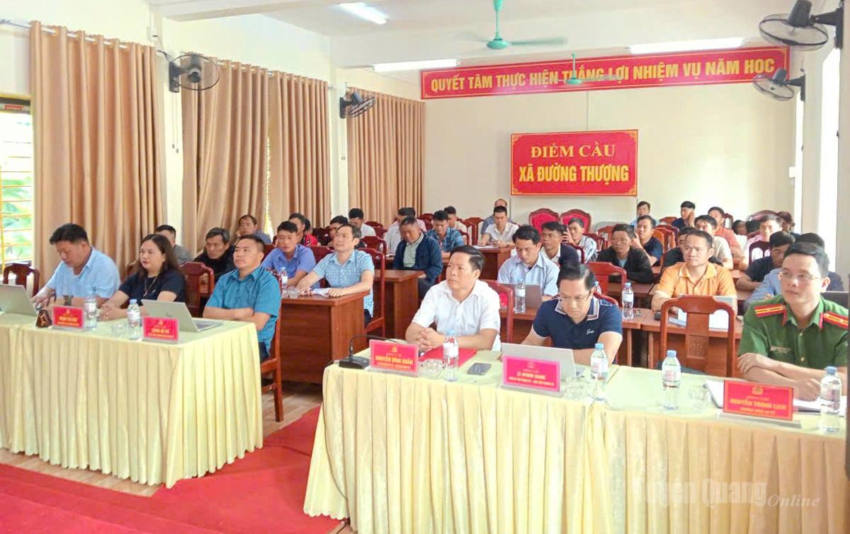 Các đại biểu dự tại điểm cầu xã Đường Thượng.