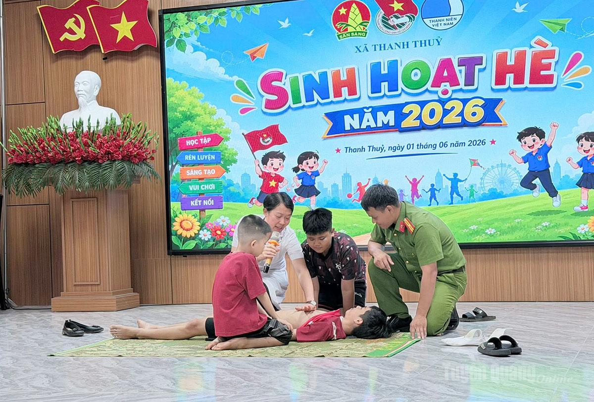 Đoàn xã Thanh Thủy tổ chức sinh hoạt hè, tuyên truyền phòng chống tai nạn, đuối nước.
