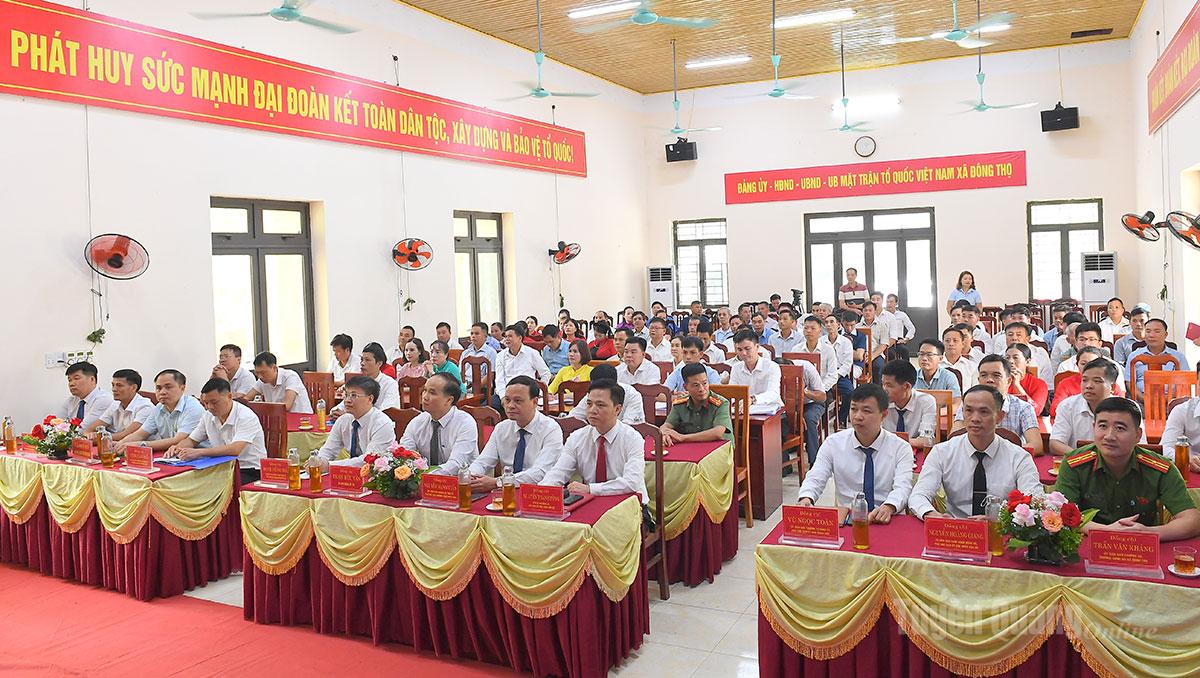 Đảng ủy, HĐND, UBND, Ủy ban MTTQ Việt Nam xã Đông Thọ tổ chức hội nghị công bố các nghị quyết, quyết định về sắp xếp, tổ chức lại thôn trên địa bàn xã.