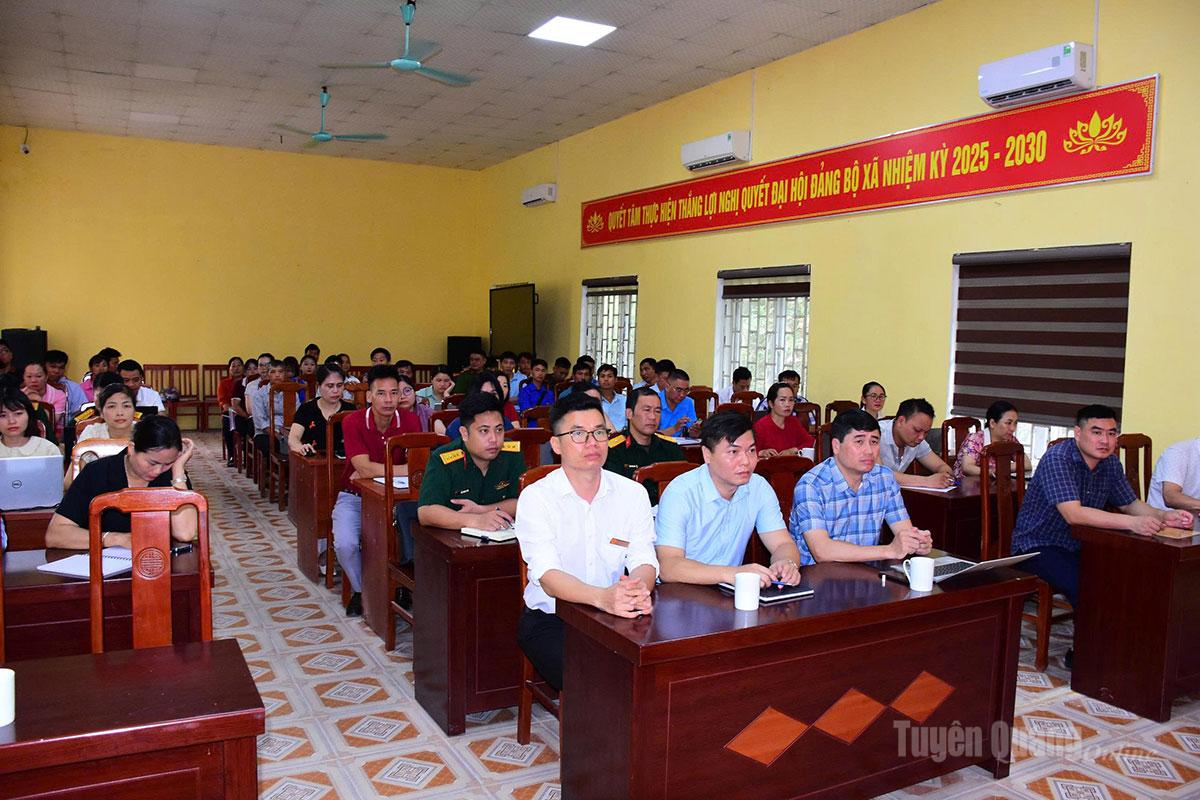 Các học viên tham gia lớp tập huấn.
