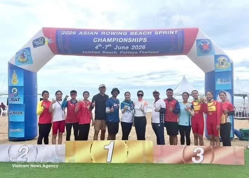 The Vietnamese team at the 2026 Asian Rowing Beach Sprint Championships (Photo: VNA)