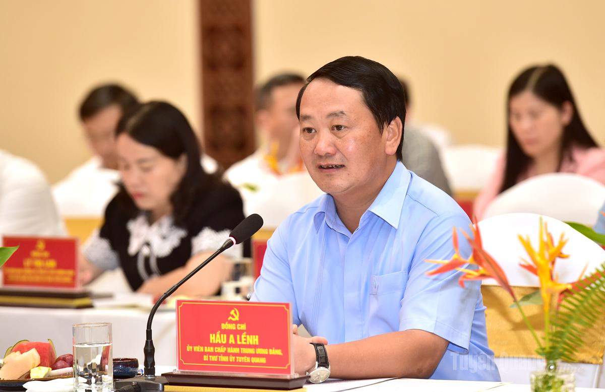 Đồng chí Bí thư Tỉnh ủy Hầu A Lềnh phát biểu tại buổi làm việc.