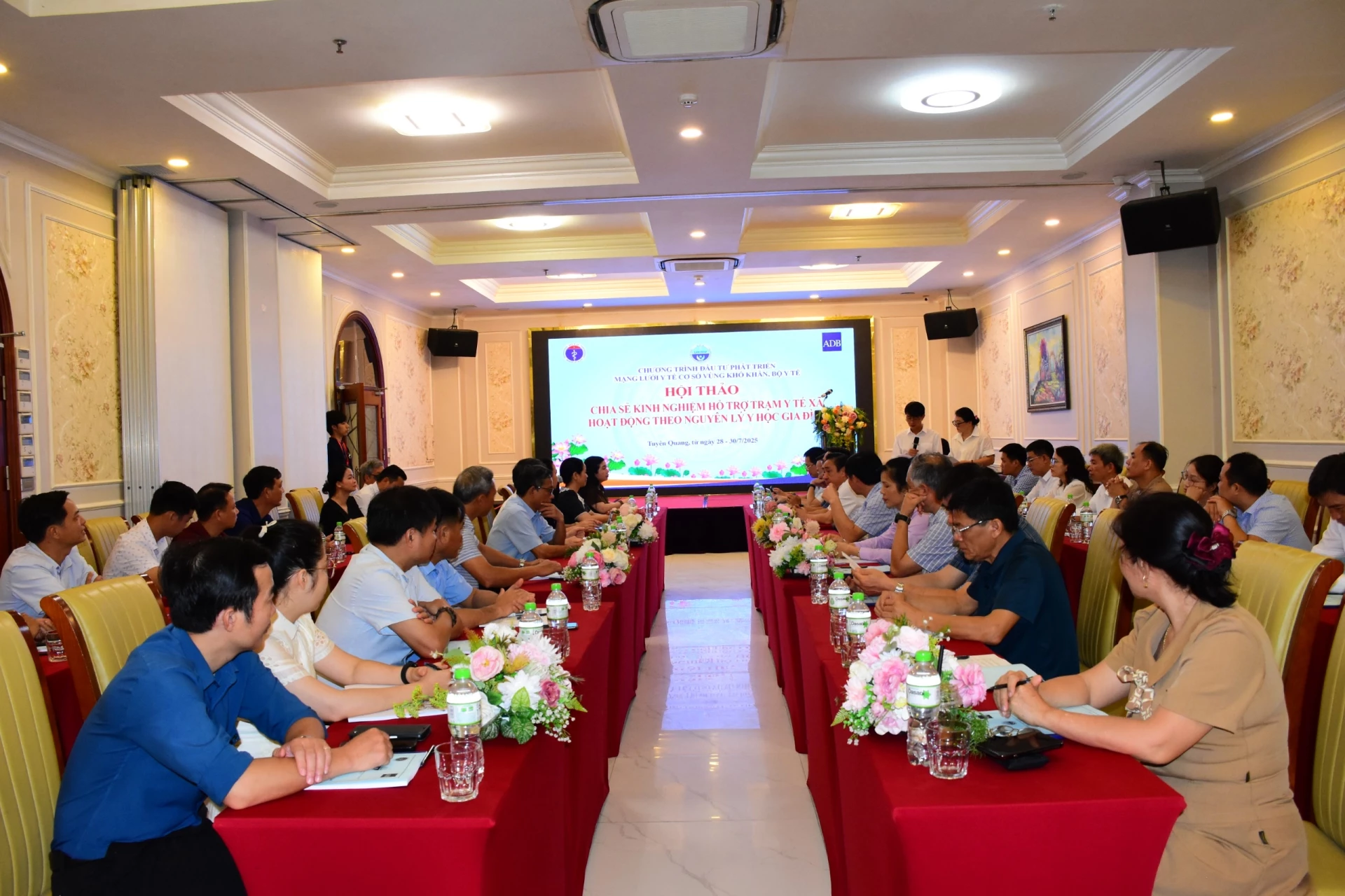 Toàn cảnh hội nghị