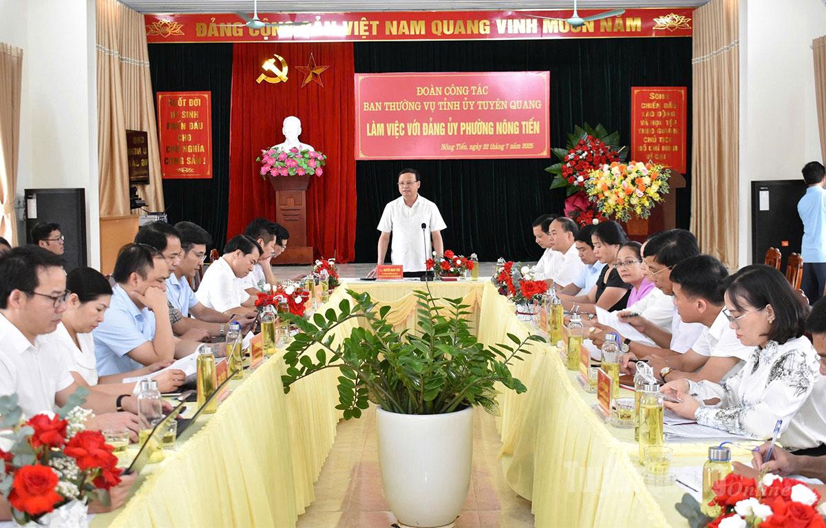 Đồng chí Phó Chủ tịch UBND tỉnh Nguyễn Mạnh Tuấn phát biểu chỉ đạo tại buổi làm việc.