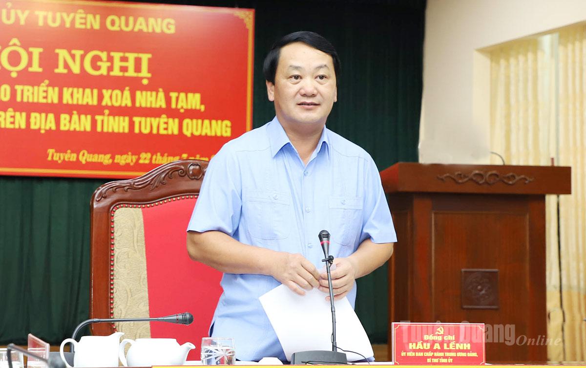 Bí thư Tỉnh ủy Hầu A Lềnh phát biểu kết luận hội nghị.