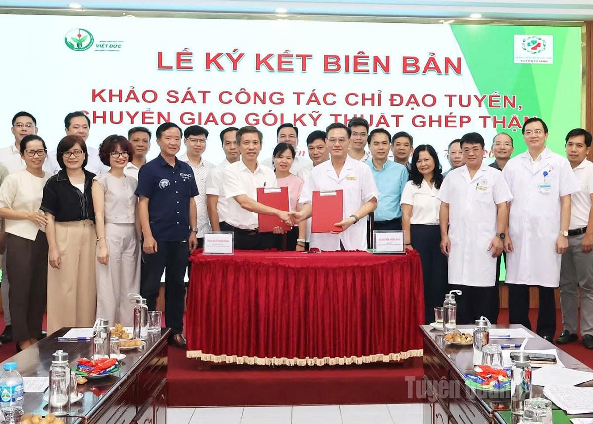 Lễ ký kết chuyển giao gói kỹ thuật ghép thận giữa Bệnh viện Hữu nghị Việt Đức với Bệnh viện Đa khoa tỉnh.
