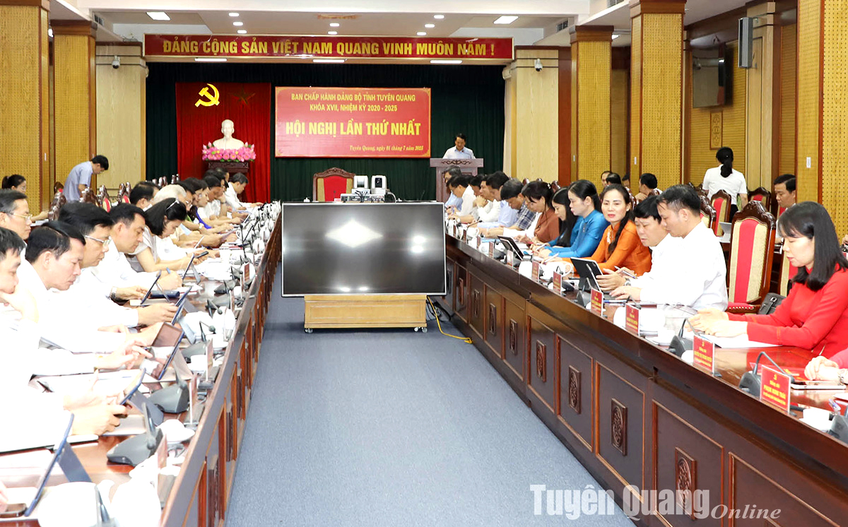 Toàn cảnh hội nghị.