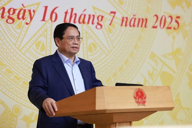 Prime Minister Pham Minh Chinh speaks at the conference.