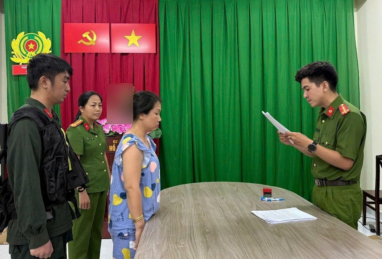 Bị can Ngô Ánh Hồng. Ảnh công an cung cấp