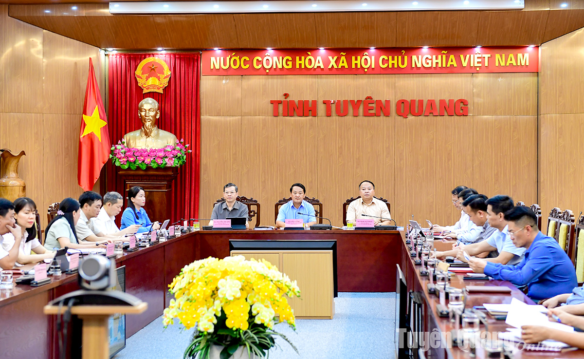 Delegates attended the conference at the Tuyen Quang provincial venue.